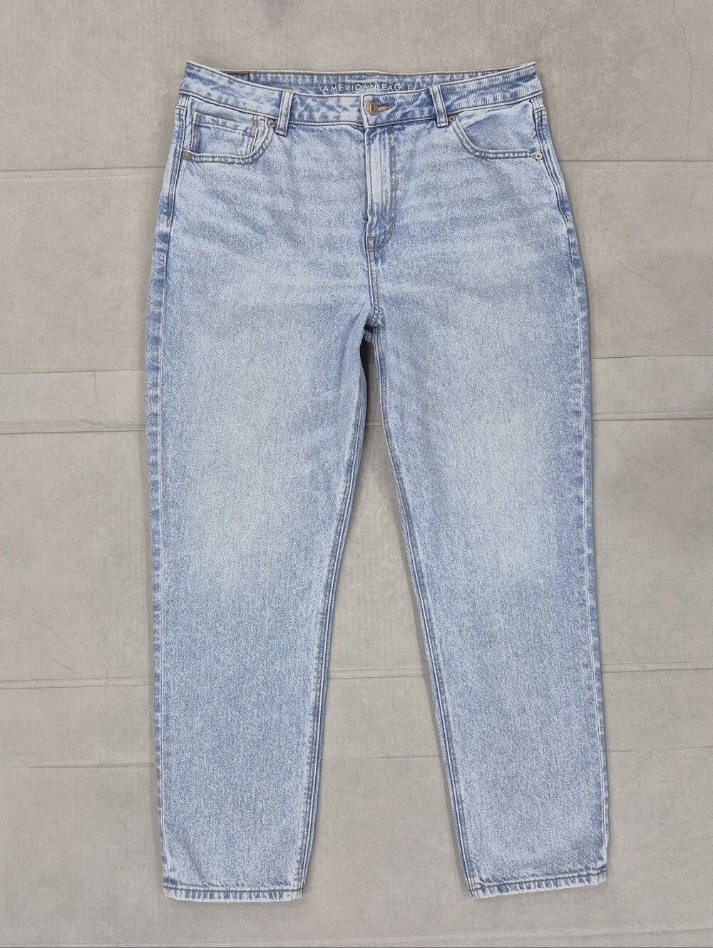 American Eagle Mom Jean women's 14 light wash Strigid denim high rise tapered